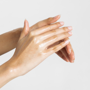 مزایای جوانسازی دست با فیلر